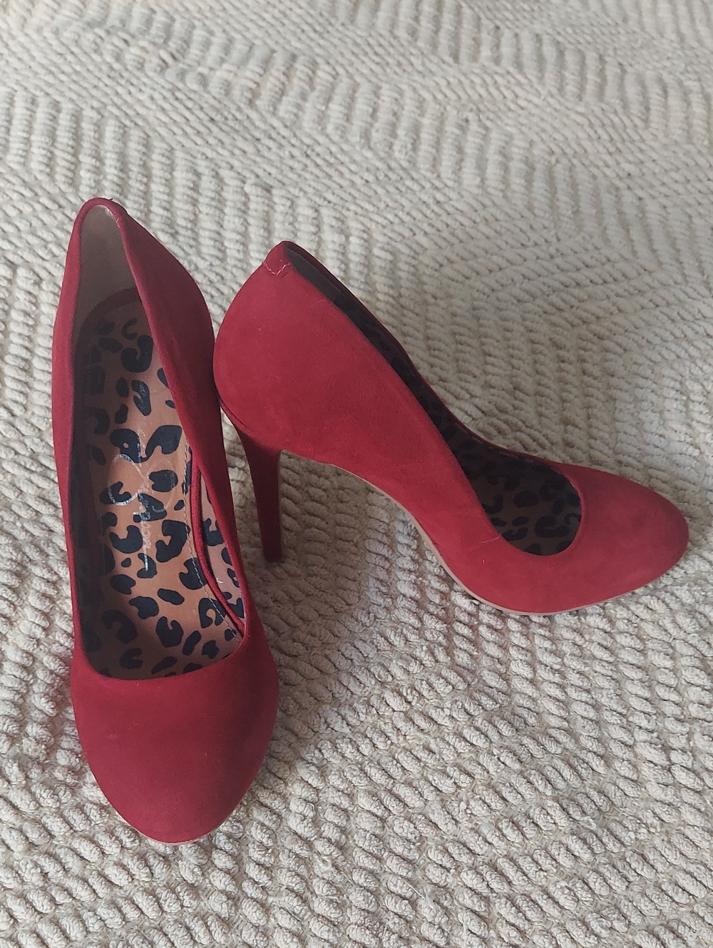 NIB Red Suede High Heel Size 7, By Jessica Simpson